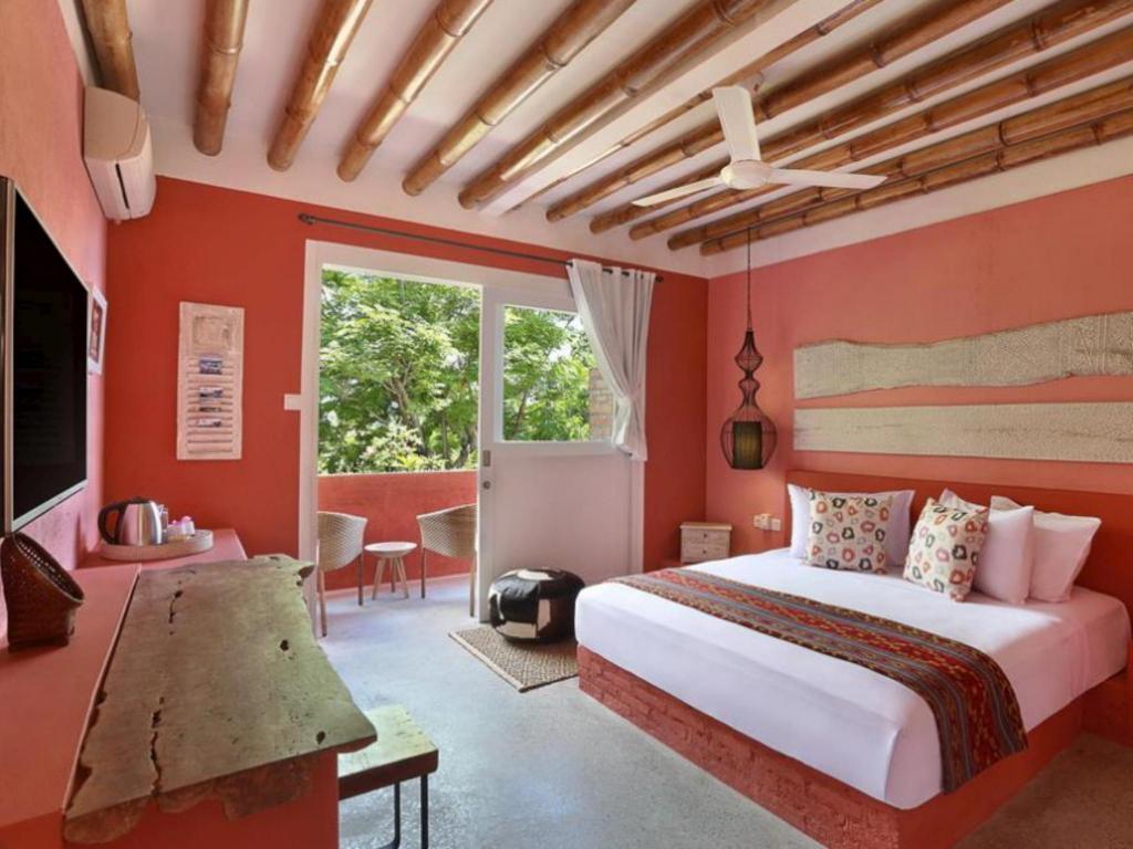 Pinkcoco Gili Trawangan - Constant Surprises - For Cool Adults Only Hotel Exterior photo